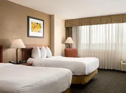 MCM Eleganté Hotel & Conference Center