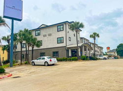 OYO Townhouse Beaumont Medical Center Area