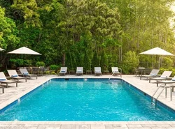 Greyfinch Chatham Inn