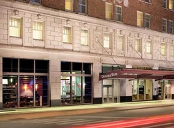 DoubleTree Suites by Hilton Hotel Detroit Downtown - Fort Shelby