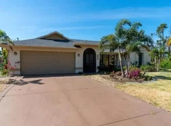 Seabreeze 3-Bedroom Pool Villa close to the beach!!!