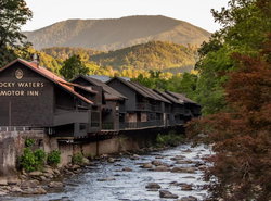 Historic Rocky Waters Inn, A Small Luxury Hotel
