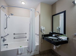 Holiday Inn Express & Suites - Green Bay East, an IHG Hotel