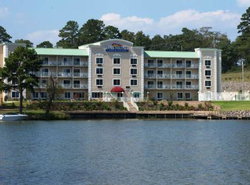 Baymont on the lake by Wyndham Hot Springs