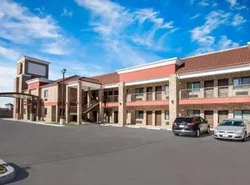 Super 8 by Wyndham Humble Houston Fallcreek