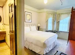 Alaskan Hotel and Bar