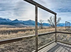 Romantic Mountain Getaway - 1 Hour to Yellowstone!