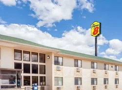 Super 8 by Wyndham Livingston