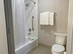 Holiday Inn Express & Suites Mountain View, an IHG Hotel