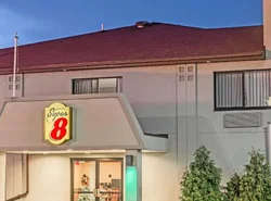 Super 8 by Wyndham Niagara Falls