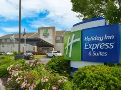 Holiday Inn Express & Suites - Omaha - 120th and Maple, an IHG Hotel