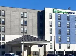 Holiday Inn Express & Suites Central Omaha, an IHG Hotel