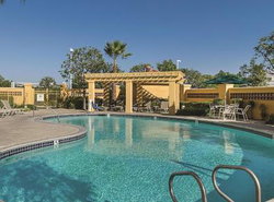 La Quinta Inn & Suites by Wyndham Ontario Airport