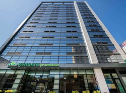 Wingate by Wyndham Long Island City