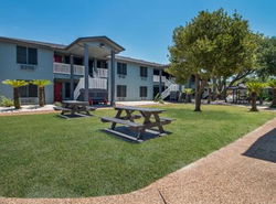 Econo Lodge Inn & Suites Fulton - Rockport