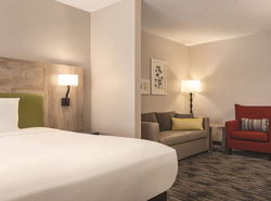 Country Inn & Suites by Radisson, St Cloud East, MN