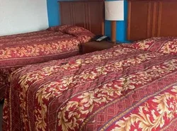 Clover Inn and Suites