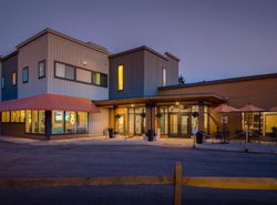 Sun & Ski Inn and Suites