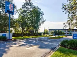 Motel 6-Valdosta, GA - University