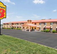 Super 8 by Wyndham Bowling Green South - Tourism Bookings