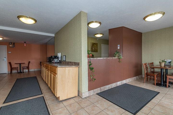 Americas Best Value Inn Austinburg - thumb 3