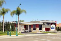 Days Inn  Suites by Wyndham Anaheim At Disneyland Park