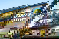 Days Inn by Wyndham Anaheim West