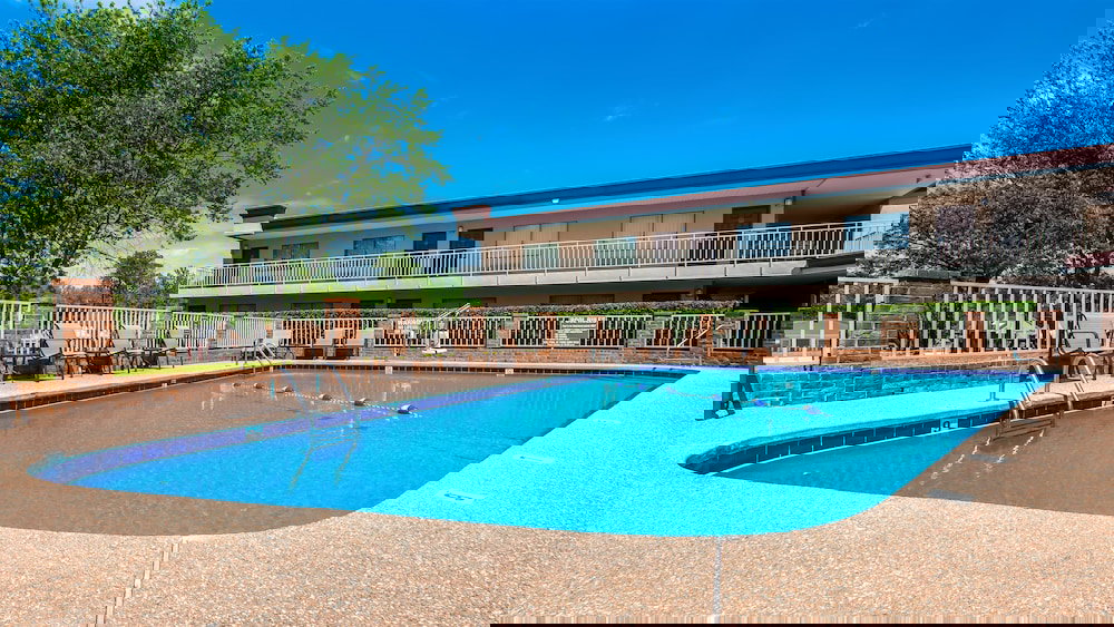 Best Western Winners Circle - thumb 1