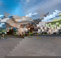 Quality Inn  Suites - USA Accommodation