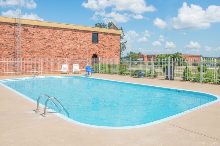 Days Inn By Wyndham Calvert City - thumb 1