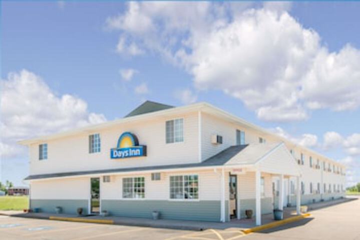 Days Inn By Wyndham Great Bend - thumb 0