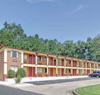 Days Inn by Wyndham Newport News - Students Accommodation