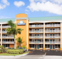 Days Inn by Wyndham Fort Lauderdale-Oakland Park Airport N - Students Accommodation