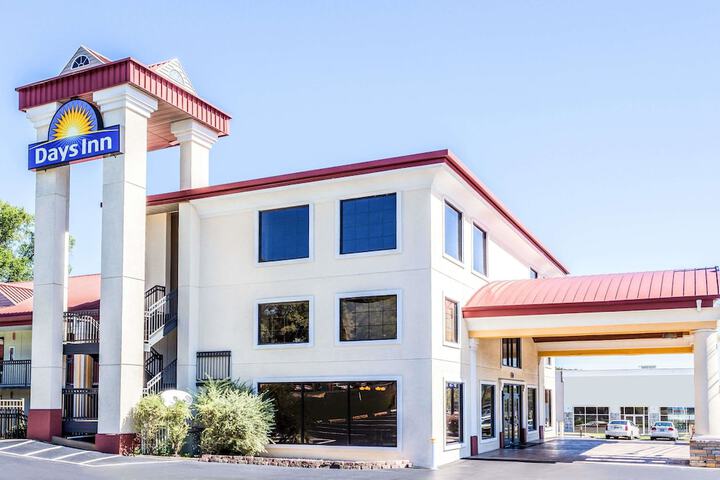 Days Inn By Wyndham Dalton - thumb 1