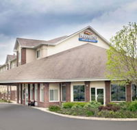 Baymont by Wyndham Columbus/Rickenbacker - Students Accommodation