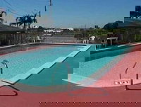 Econo Lodge Inn  Suites