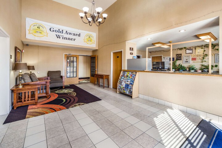 Rodeway Inn Cozad - thumb 3