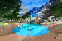 Super 8 by Wyndham Pigeon Forge Dollywood Lane