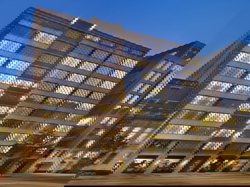 AKA White House - thumb 0