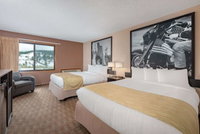 Super 8 by Wyndham Sturgis