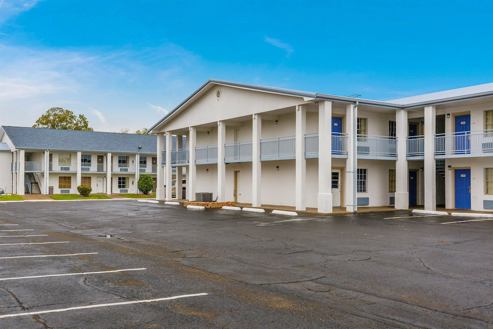 Motel 6 Alexandria, LA - South - thumb 1