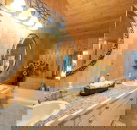 Snowline Cabin 33 - A Stunning Family Log Home With a Hot Tub and Wifi - Tourism Bookings