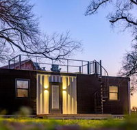 Tiny CargoHome 12 min to Magnolia Silos & Baylor - Tourism Bookings