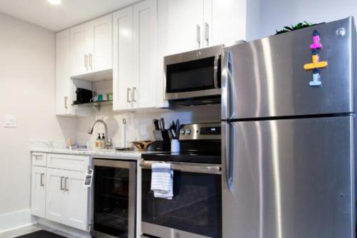  HOME SUITE HOME On The Rox Privacy  Parking - thumb 3