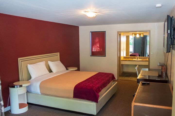 The Grand Motel - thumb 4