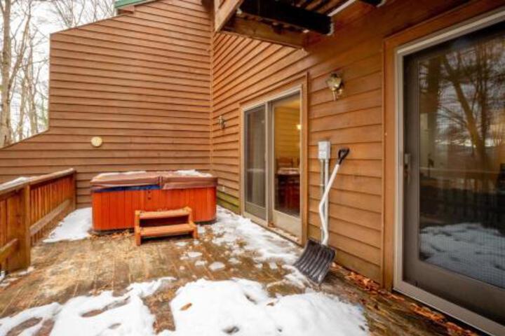 Bear Hug Inn - thumb 6