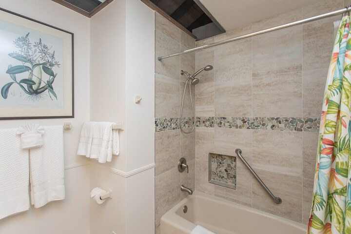 Kaloli Sunrise By The Sea 2 Bedroom Home - thumb 7