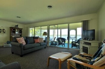 3256 Chautauqua Ave. 2 Bedroom Home - thumb 5