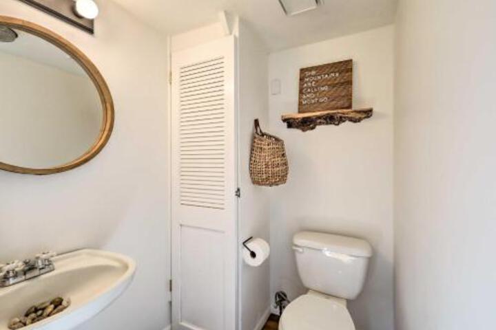 NEW! Modern A Frame Cabin W / Deck: Hike Bike & Ski - thumb 4