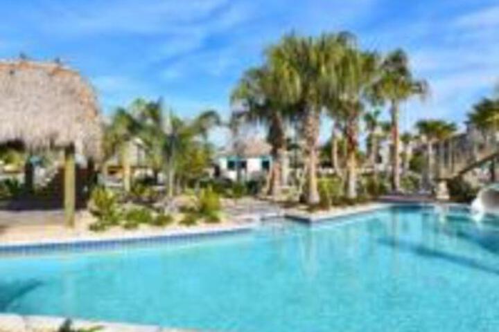 Ultimate 6 Bed Villa With Spa & Pool - thumb 4